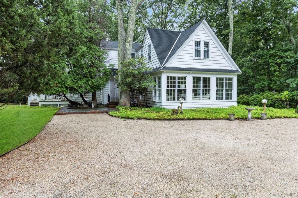 601 Water Mill Towd Road, Southampton