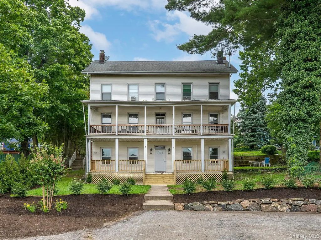 3 Rams Hill Road # 1, Glenwood Landing