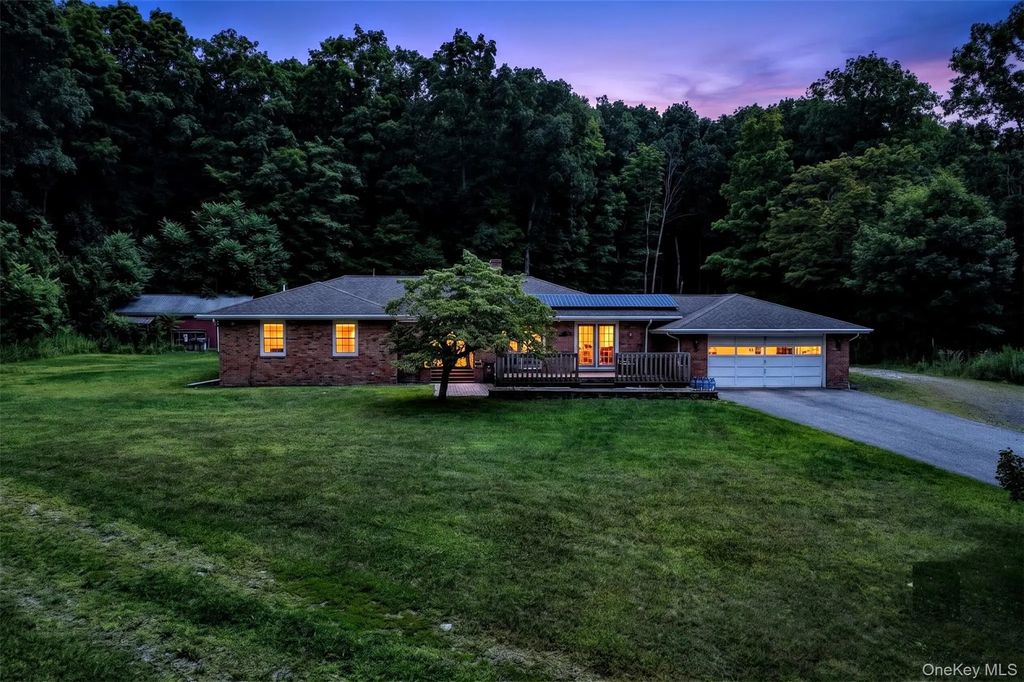 180 Old Dutch Hollow Road, Monroe