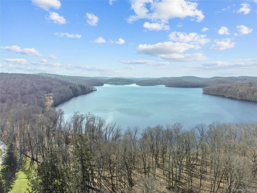 316 Vista On The Lake, Carmel