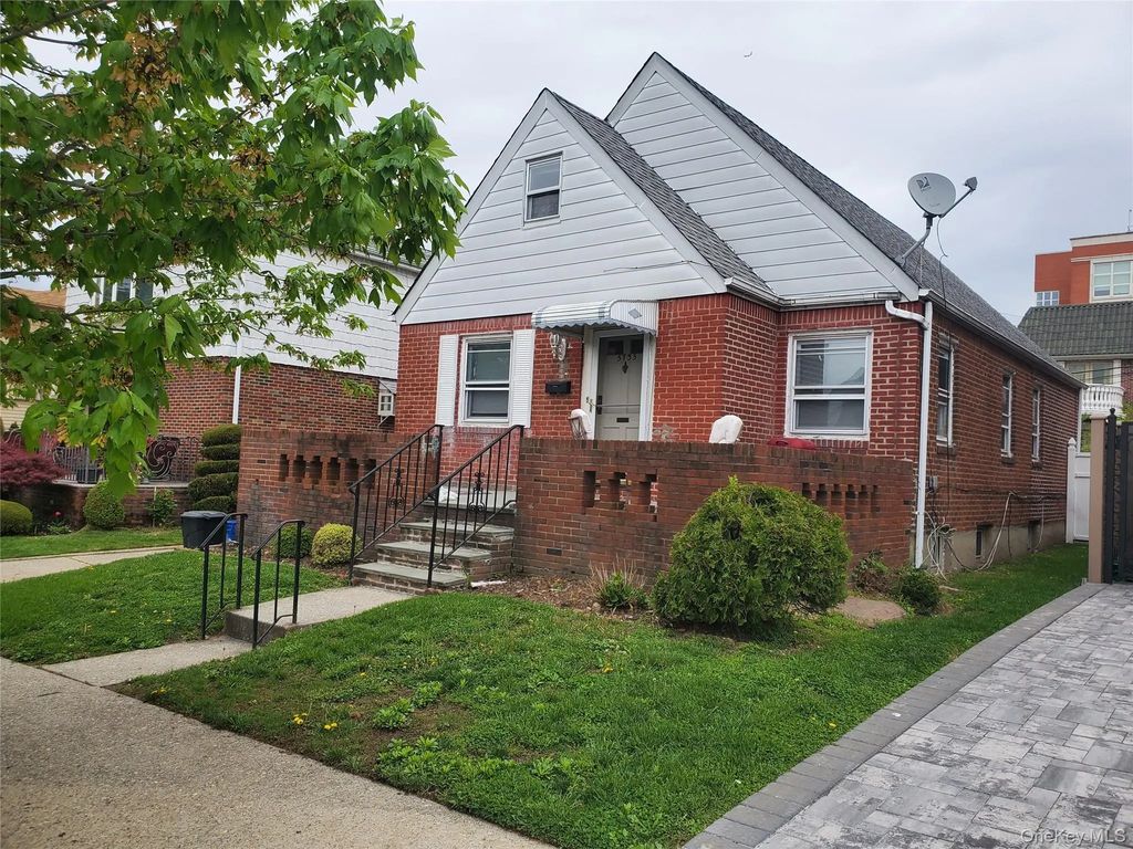 57-35 Parsons Boulevard # House, Fresh Meadows