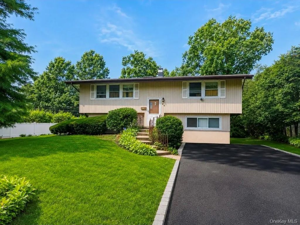 24 Deepdale Drive, Commack