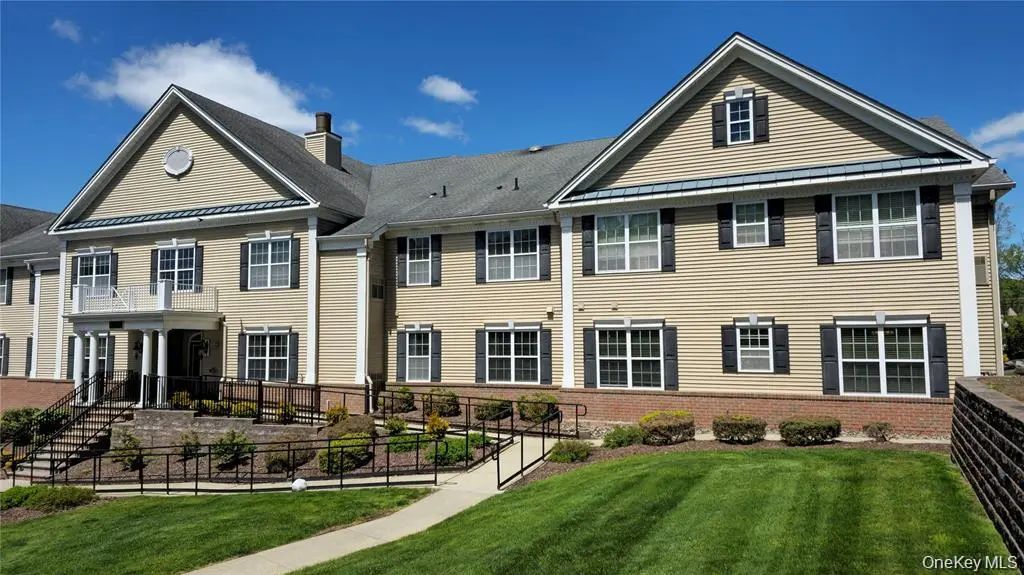 105 Canter Court, Goshen