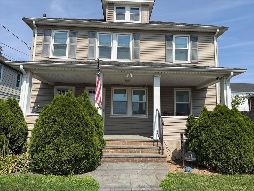 39 Wolfle Street # 2, Glen Cove