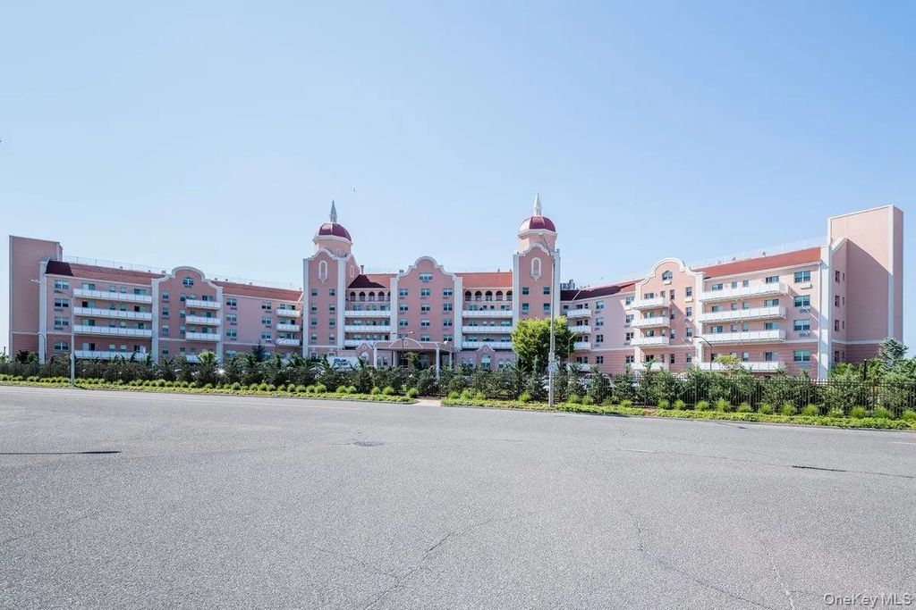 2 Richmond Road # 5e, Lido Beach