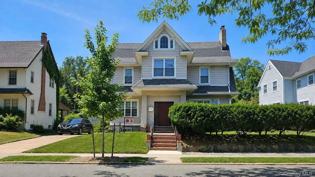 104-22 192nd Street, Saint Albans