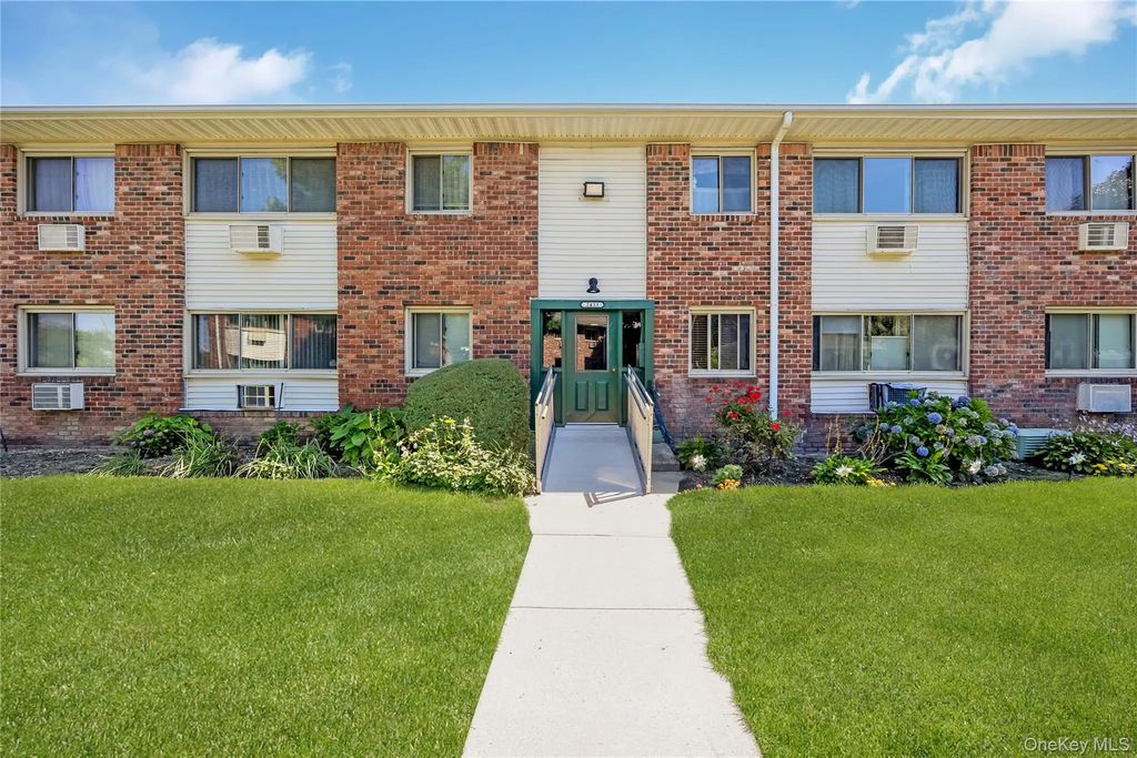 2433 Union Boulevard # 2b (upper), Islip
