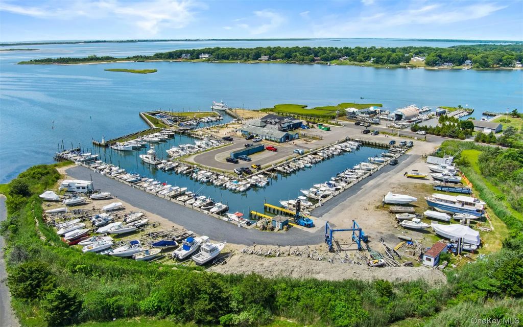 215 Atlantic Avenue, East Moriches