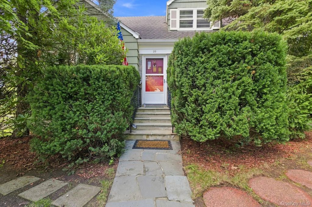 26 Reynolds Place, Scarsdale