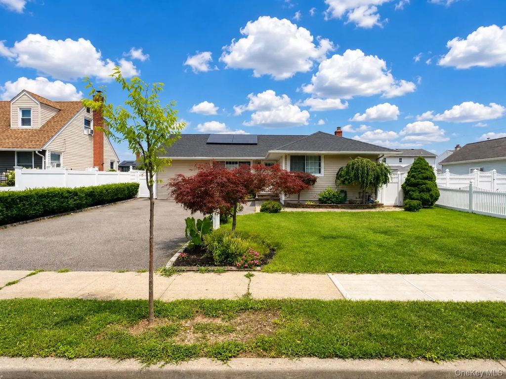 35 Taylor Avenue, East Meadow