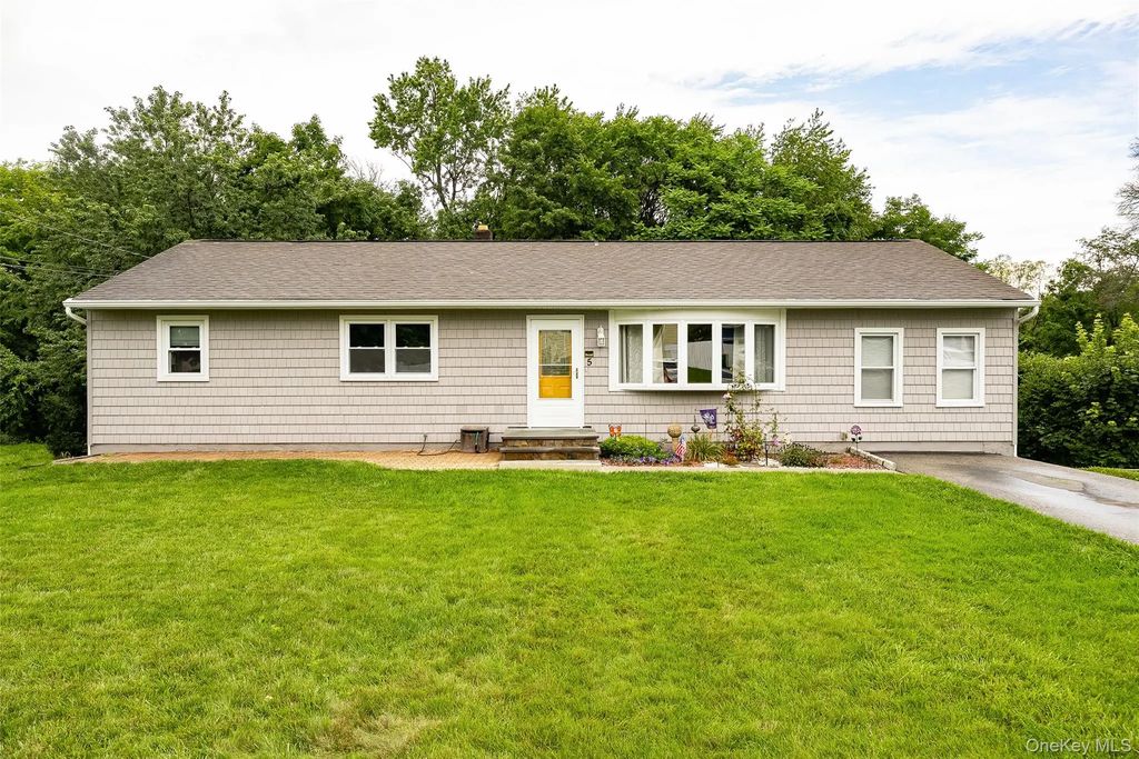 5 Ardmore Drive, Wappingers Falls