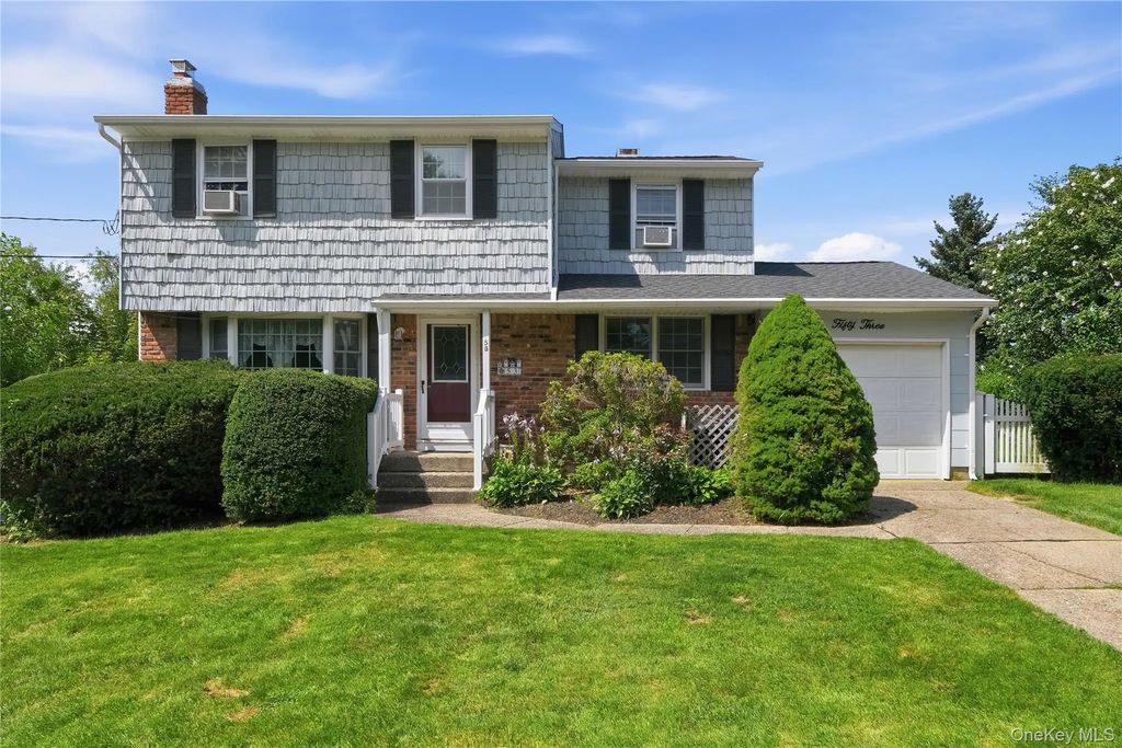 53 Comerford Street, Port Jefferson Station