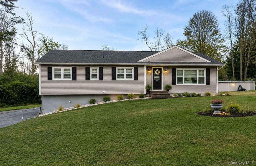 1462 New York Route 17a, Warwick