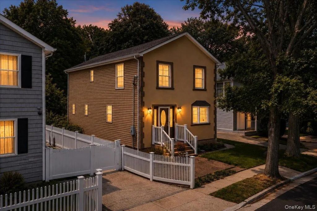 571 Park Avenue, West Hempstead
