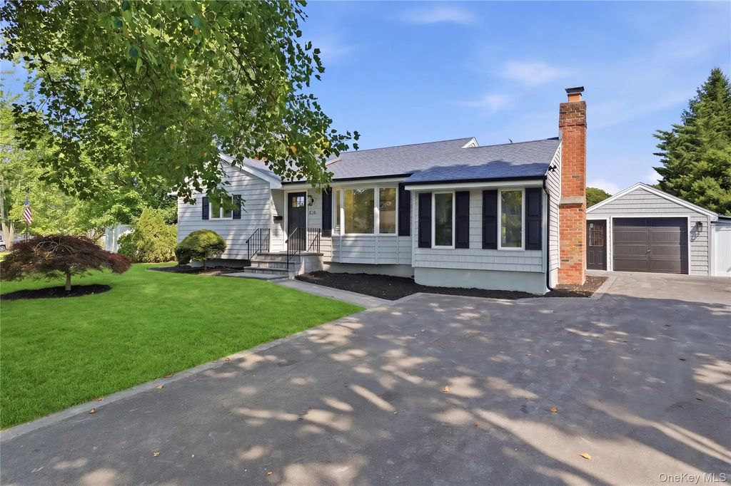 115 Bucknell Road, West Sayville
