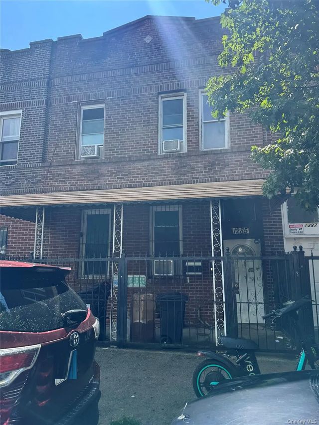 Photo of Listing #1034582