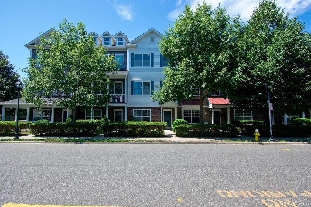7 Lager Lane # 7, Patchogue