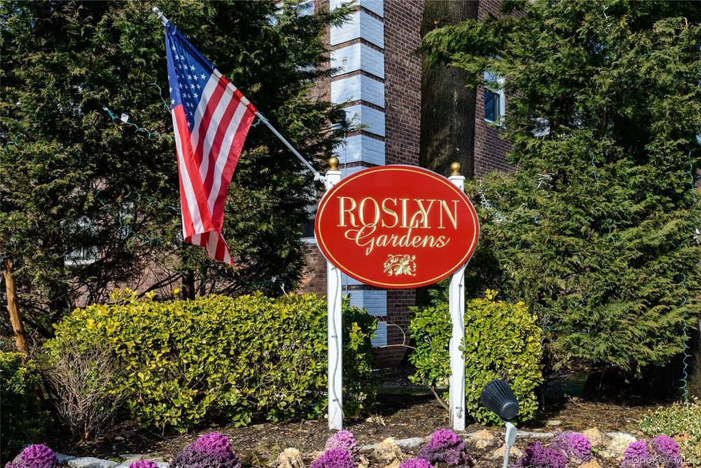 25 Edwards Street # 2 E, Roslyn Heights