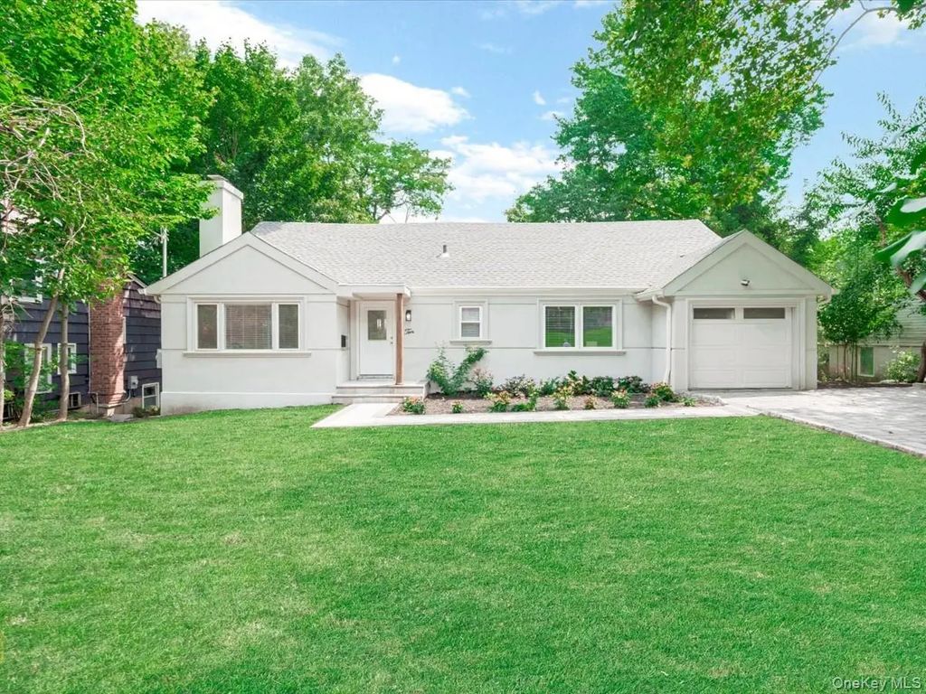 10 W Terrace Road, Great Neck