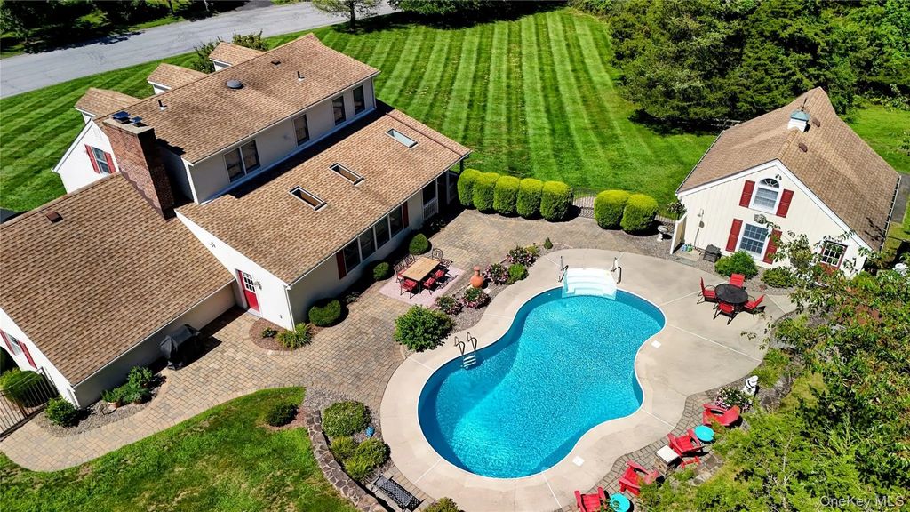 1 Cedar Hill Drive, Warwick