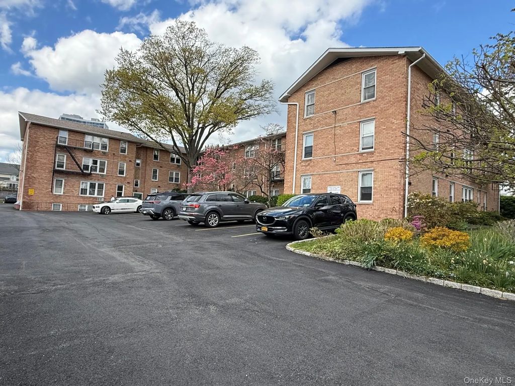 25 Trinity Place # 3m, New Rochelle