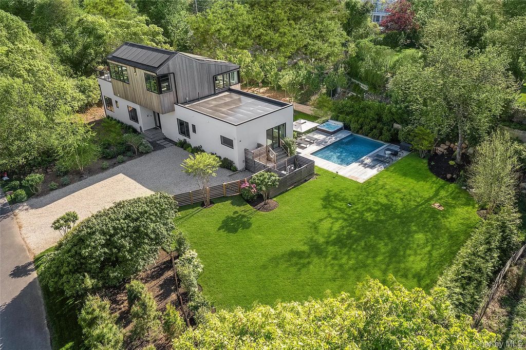 29 Monroe Drive, Montauk