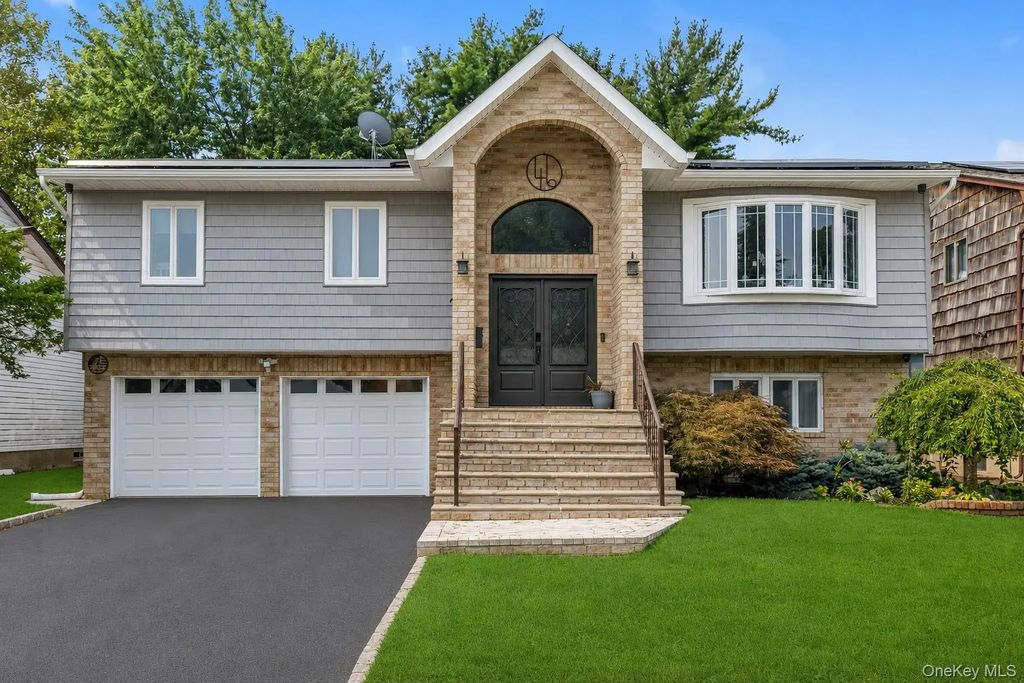 46 Valley Lane E, Valley Stream