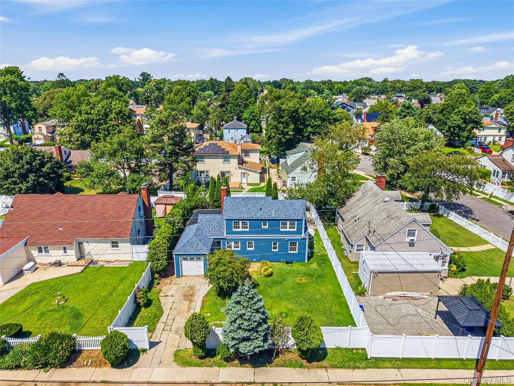 1009 Centennial Avenue, Baldwin