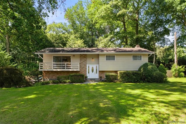 182 Geymer Drive, Mahopac