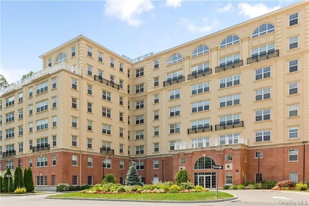 10 Byron Place # Ph716, Larchmont
