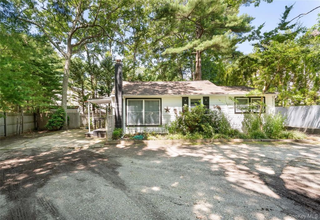 141 W Neck Road, Southampton