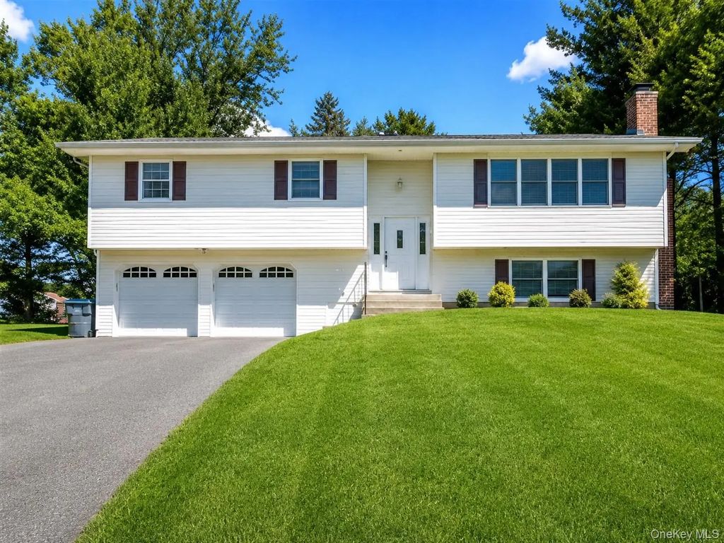 10 Roe Circle, Monroe