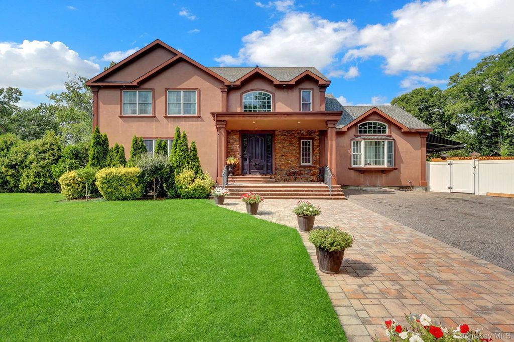 21 Morris Avenue, Patchogue