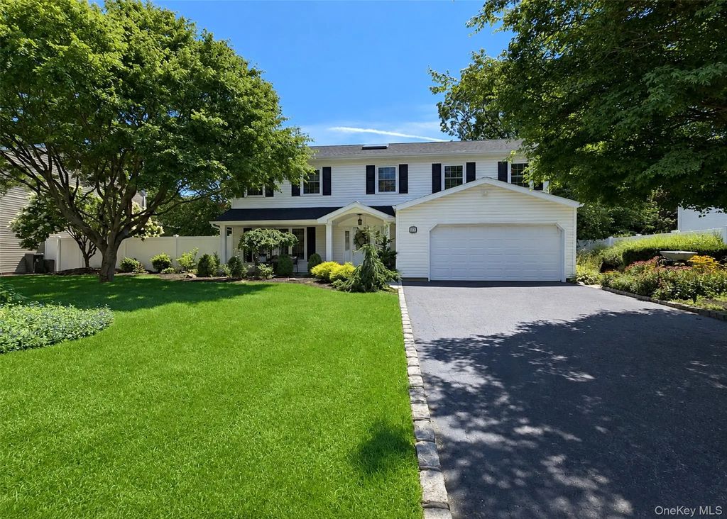 20 Tall Pines Lane, Nesconset