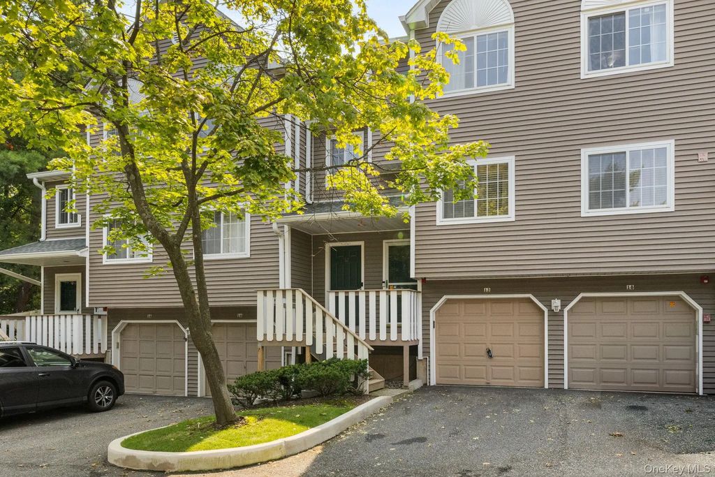 12 Hilltop Terrace, Nanuet
