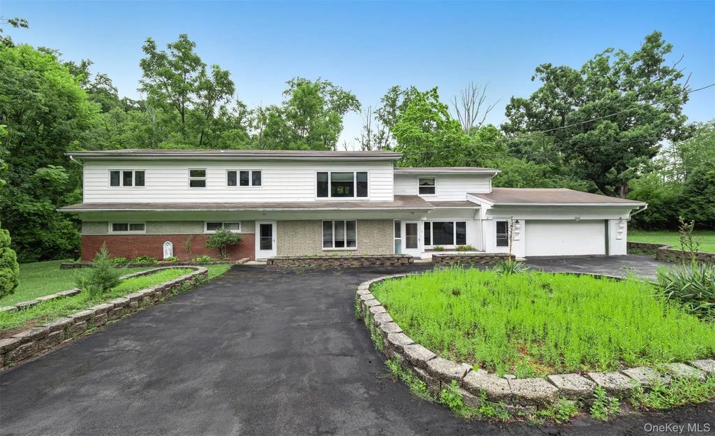 49 Interlochen Parkway, Monroe