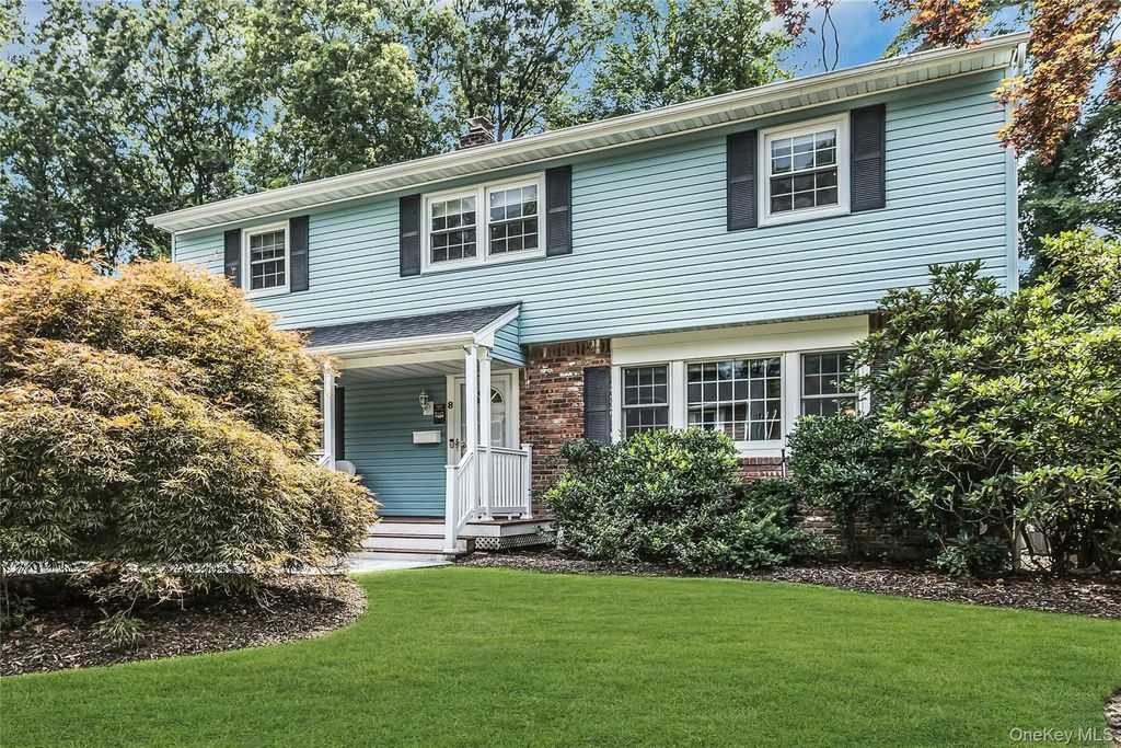 8 Lenmore Drive, Old Bethpage