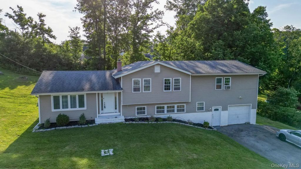 1 Forest Lane, Salisbury Mills
