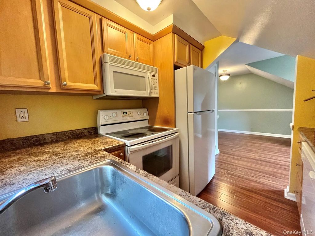 7 Ferndale Place # 2, Larchmont
