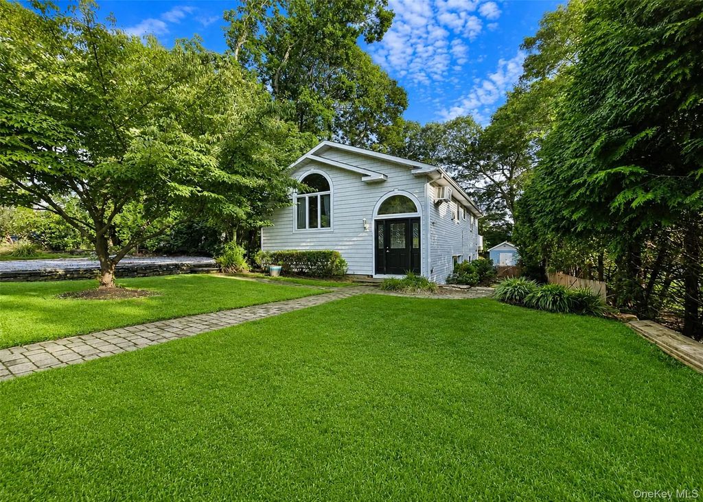 94 Newton Boulevard, Ronkonkoma