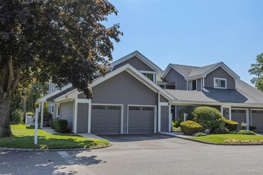 416 Lindsay Lane, Moriches