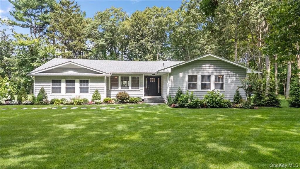 23 Overlook Drive, Laurel Hollow
