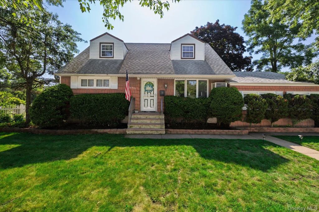 1582 Bellmore Road, Bellmore