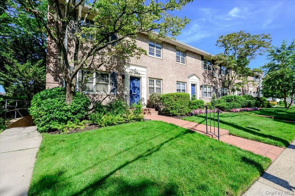 2 N Lewis Place # 1.4b, Rockville Centre