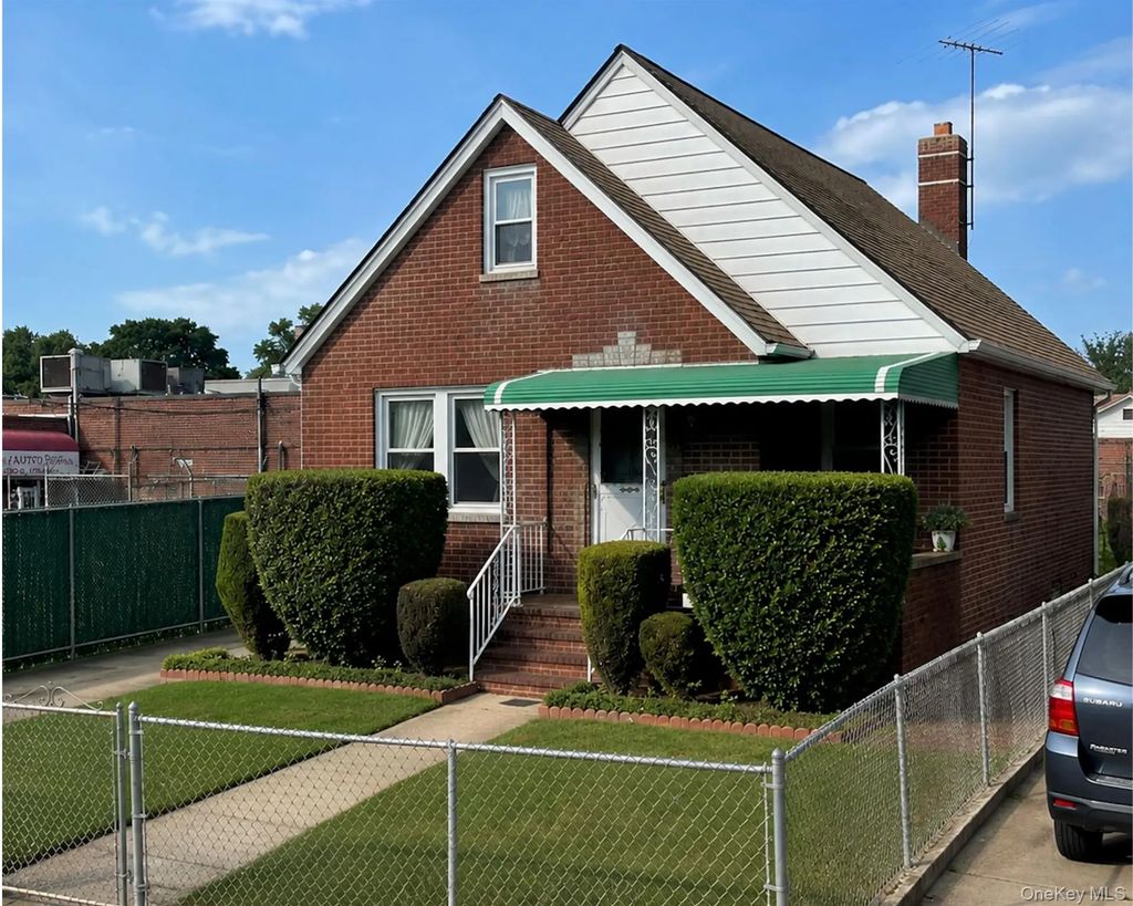83-50 257th Street, Floral Park