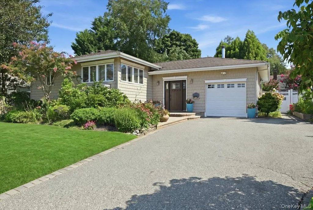 2891 Montgomery Street, Wantagh