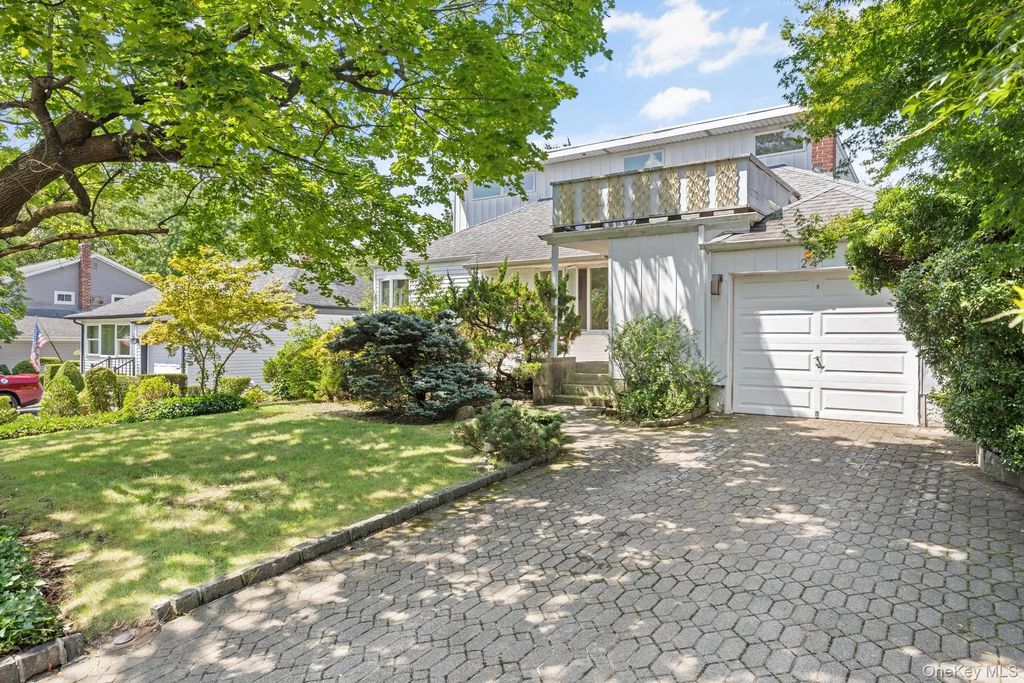 24 Cornell Drive, Great Neck
