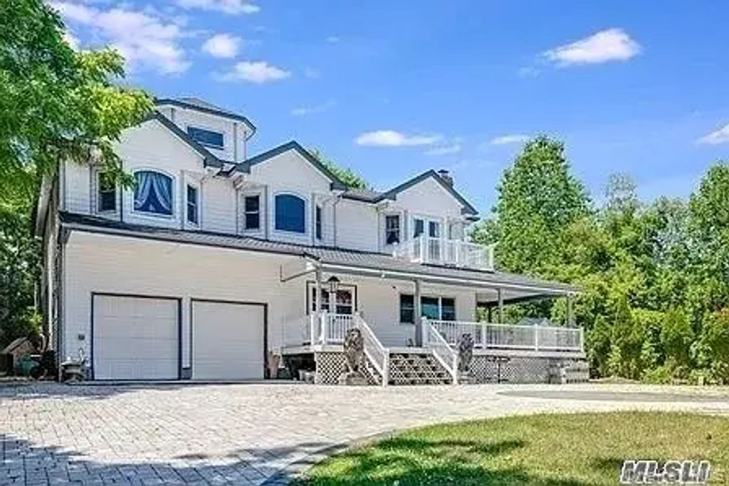 31 Bevin Road, Northport