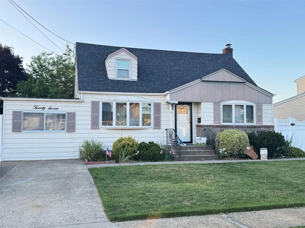 27 Edward Street, Bethpage