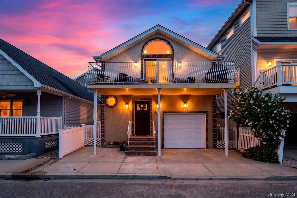 85 Virginia Avenue, Long Beach